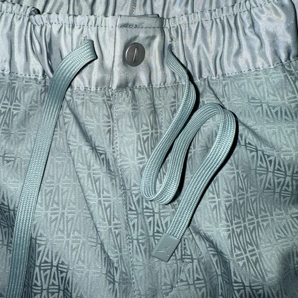 Jordan x A Ma Maniere shorts - Picture 2 of 6